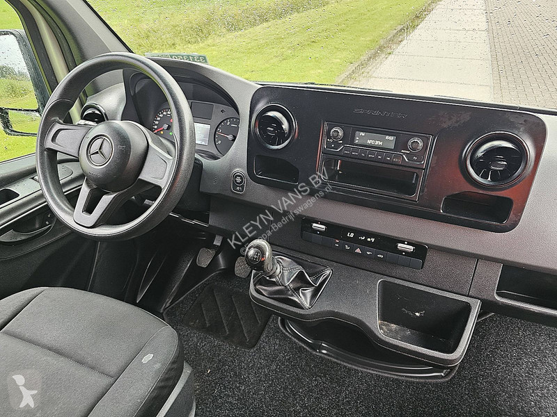 Véhicule utilitaire Mercedes 311 L2H2 ac EURO6...