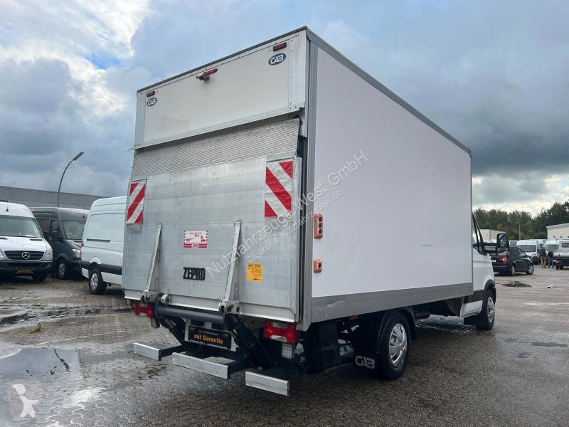 Véhicule utilitaire Iveco 35S15 Koffer...