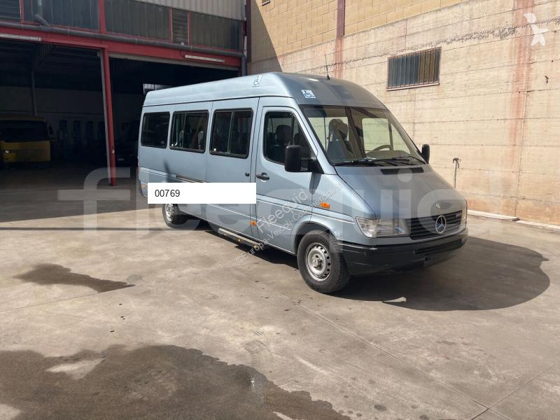 Mercedes  van