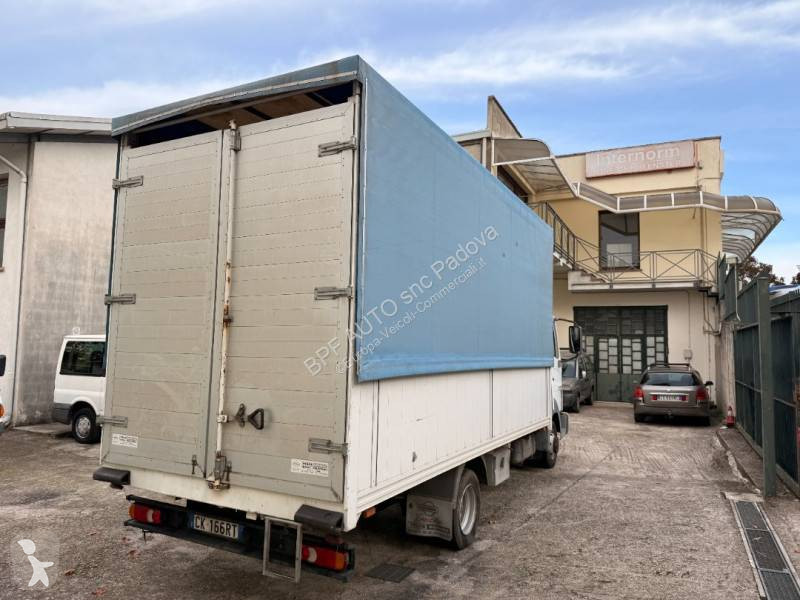 Nissan 120.35 van