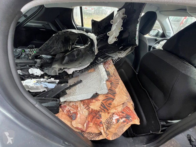 Užitkové vozidlo Peugeot II 1.2i PureTech 100...