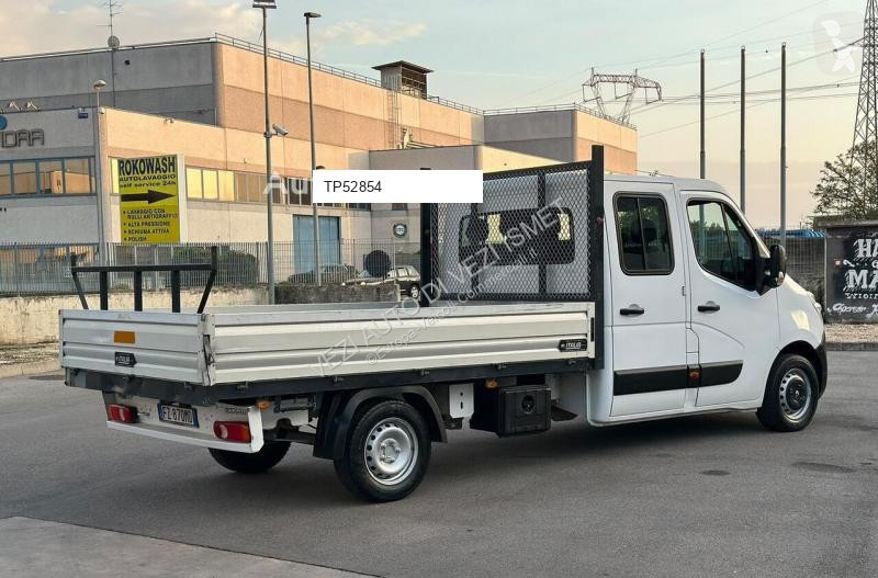 Renault master van