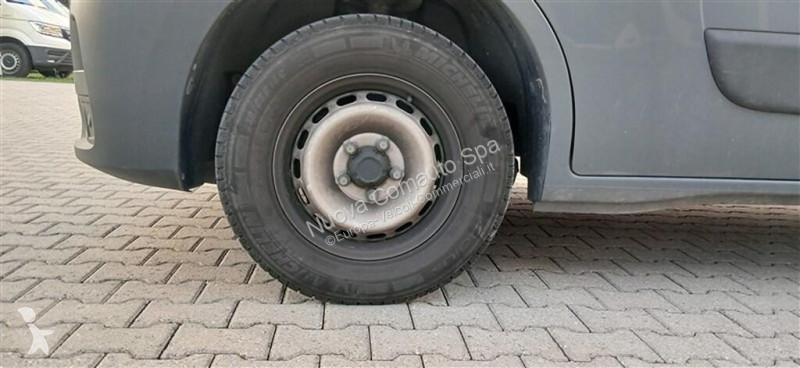 Užitkové vozidlo Renault III 2019