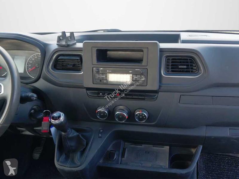 Renault III 35 RWD 2019 - master T35 traz.post....