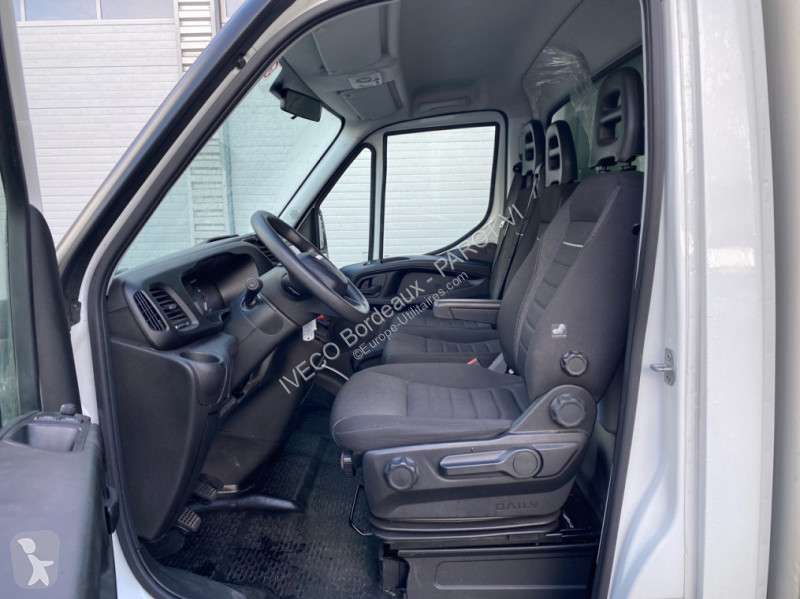 Véhicule utilitaire Iveco 35C16H empattement...