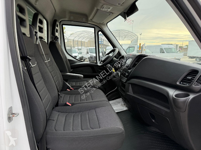 Iveco DAILY 35C14H BOX van
