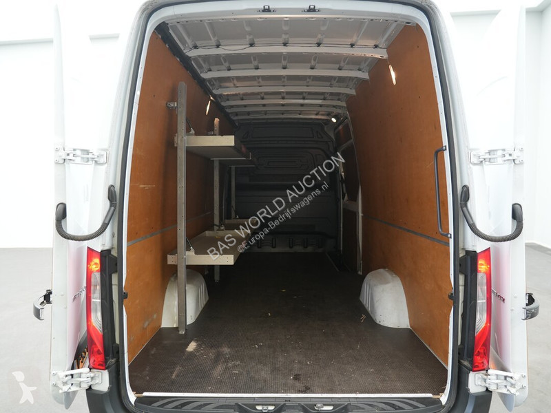 Mercedes 315 CDI van