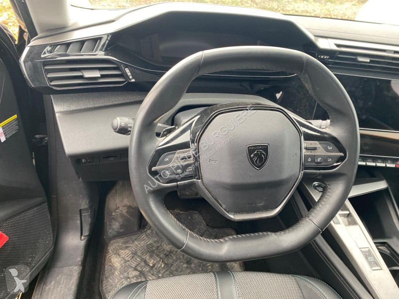 Peugeot III 1.5 BlueHDi 130 Allure Pack  /...