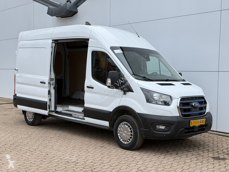 Ford E van