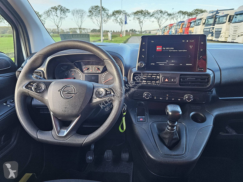Furgoneta Opel 1.5 airco, navi, zijdeur, pdc