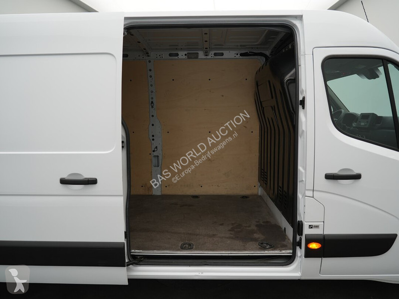 Furgoneta Renault 135PK