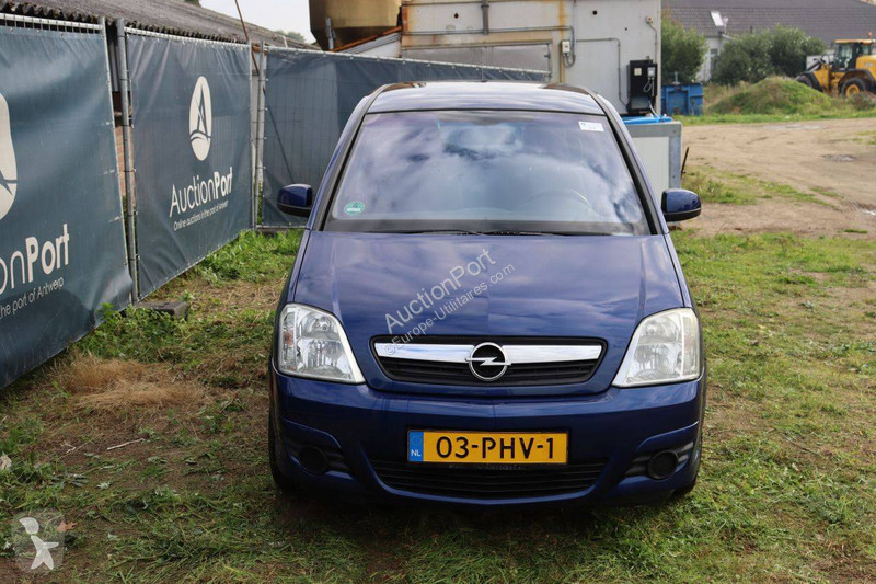 Véhicule utilitaire Opel