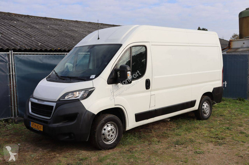 Véhicule utilitaire Peugeot