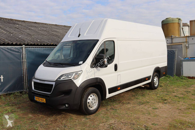 Véhicule utilitaire Peugeot