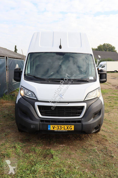 Véhicule utilitaire Peugeot