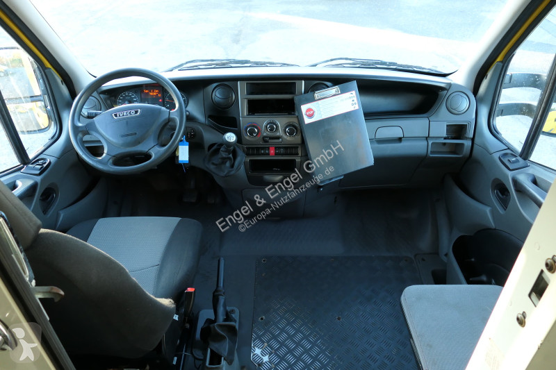 Iveco Daily 35 S11 C30C AUTOMATIK KAMERA Regale...