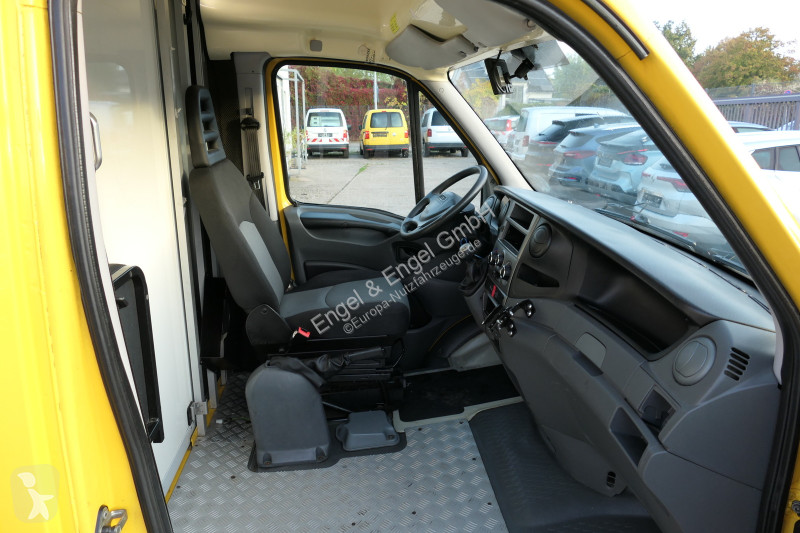 Véhicule utilitaire Iveco Daily 35 S11 C30C...
