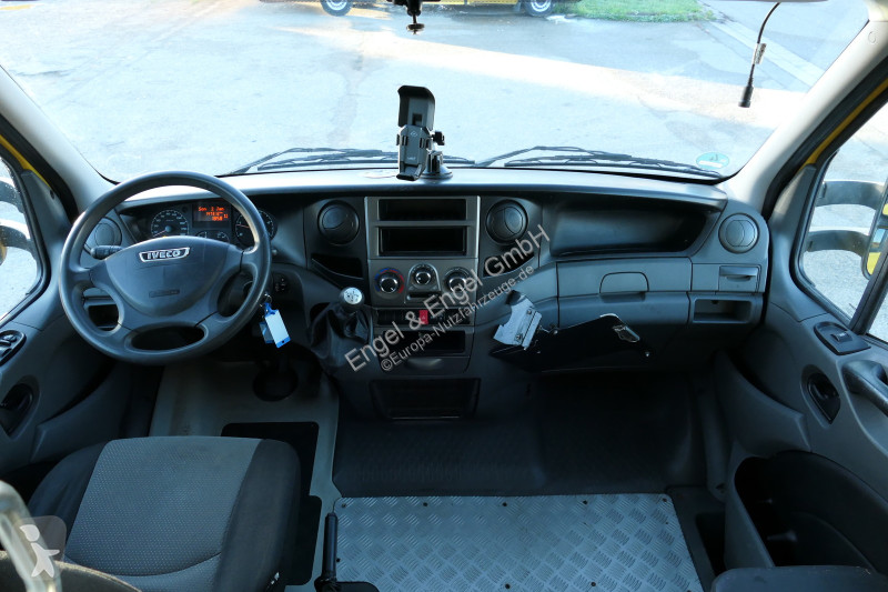 Véhicule utilitaire Iveco Daily 35 S11 C30C...