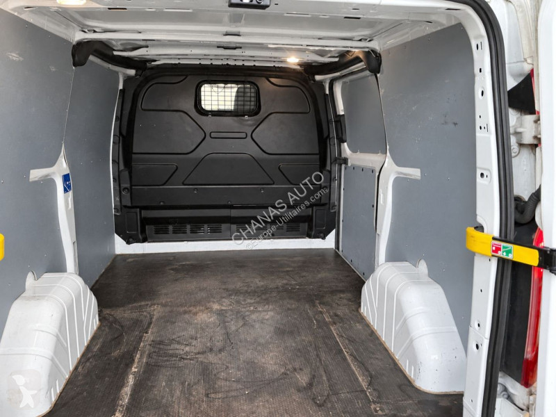 Véhicule utilitaire Ford 320 L1H1 2.0 TDCi 130...