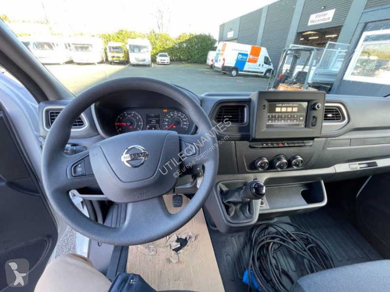 Véhicule utilitaire Nissan