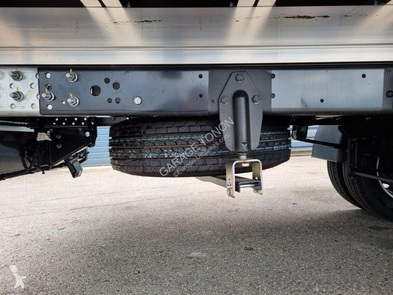 Furgoneta Iveco  DAILY 35-180 PLATEAU 4.40m