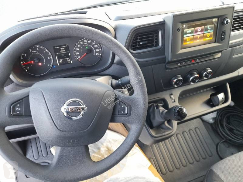 Véhicule utilitaire Nissan