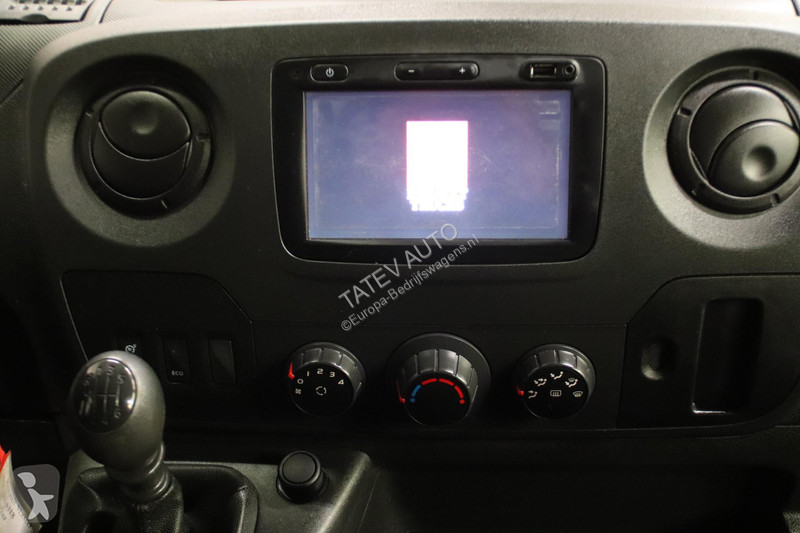Autoutilitară Renault AUTOHOOGWERKER 12 METER...