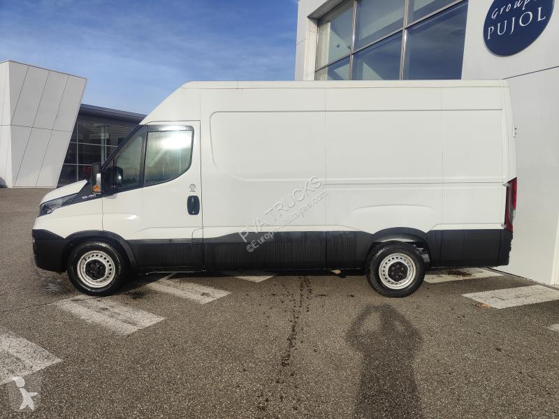 Véhicule utilitaire Iveco FGN 35 S 13 V12 H2...
