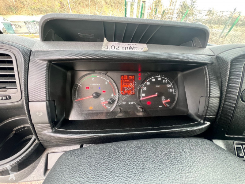 Kamion Renault RENAULT D CAISSE 20M3 3.0L 177...