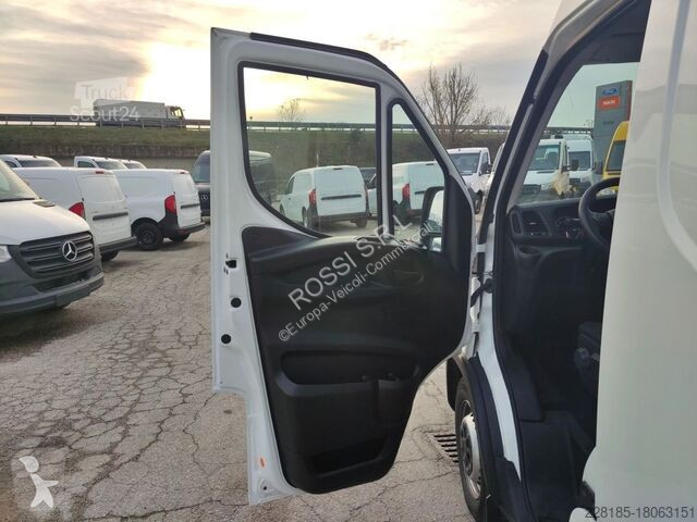Furgoneta Iveco DAILY - 35S16 PASSO LUNGO