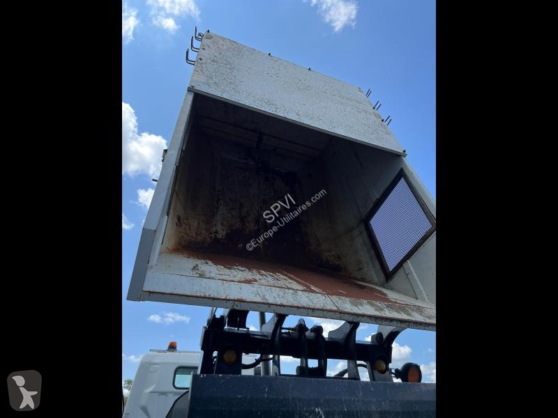 Véhicule utilitaire Fuso