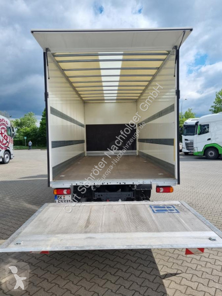 Véhicule utilitaire DAF FA  210