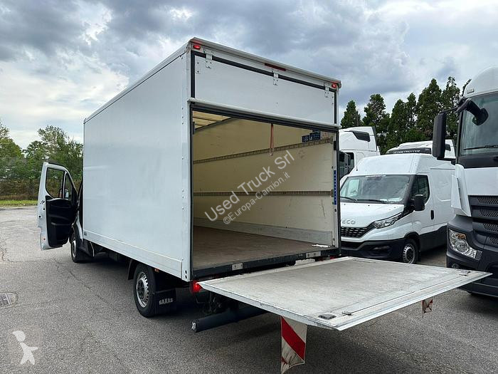 Veicolo commerciale Iveco  35S16