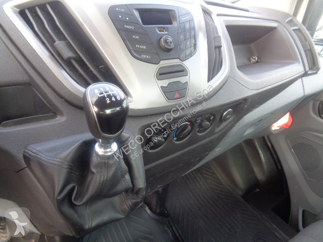Véhicule utilitaire Ford TRANSIT