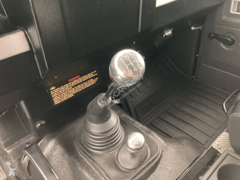 Véhicule utilitaire Land Rover 90 Defender TDI