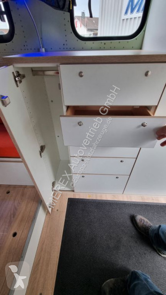 Bedrijfswagen  FM1 shelter ausgebaut