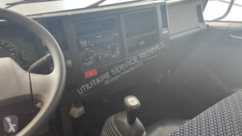 Véhicule utilitaire Isuzu M21