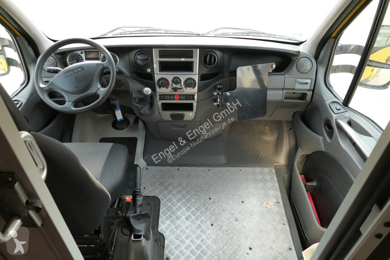 Veicolo commerciale Iveco Daily 35 S11 C30C...