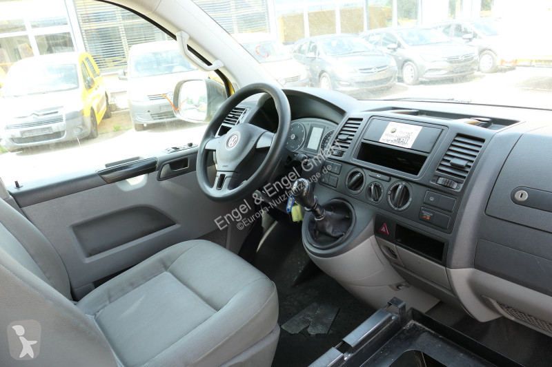 Véhicule utilitaire Volkswagen T5 Transporter...