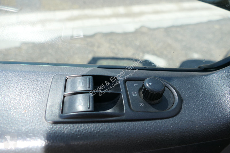 Véhicule utilitaire Volkswagen T5 Transporter...