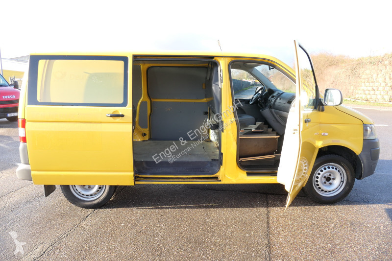 Véhicule utilitaire Volkswagen T5 Transporter...