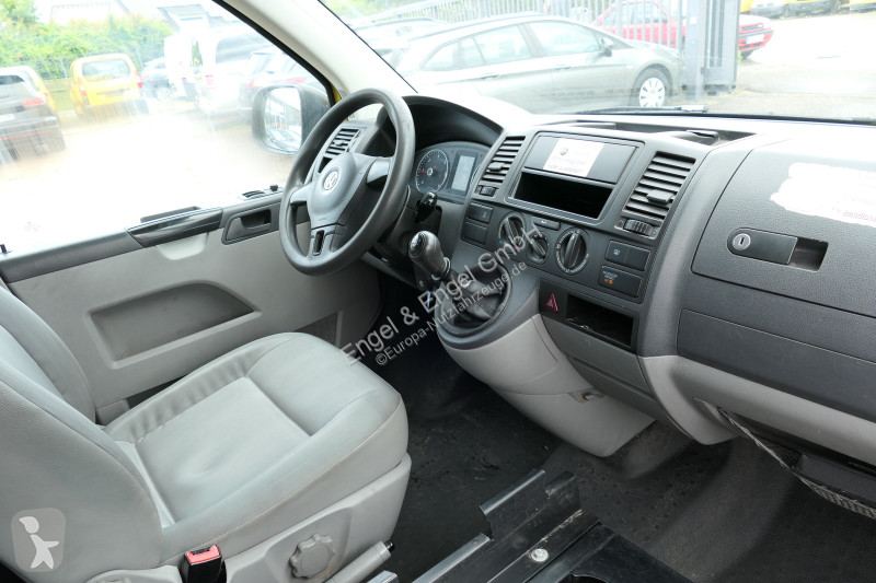 Véhicule utilitaire Volkswagen T5 Transporter...