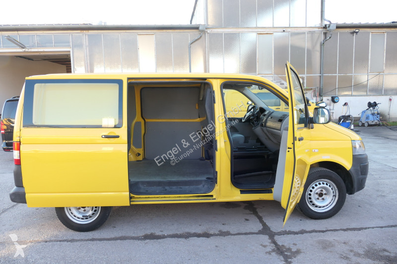 Autoutilitară Volkswagen T5 Transporter 2.0 TDI...