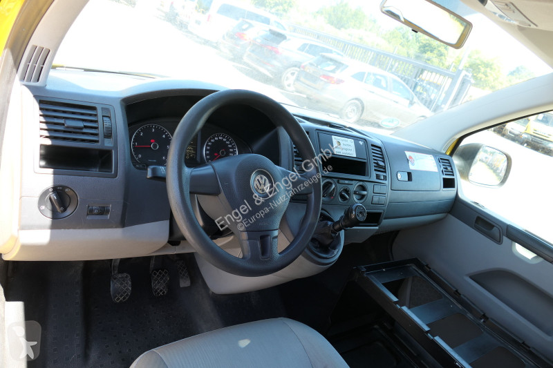 Autoutilitară Volkswagen T5 Transporter 2.0 TDI...