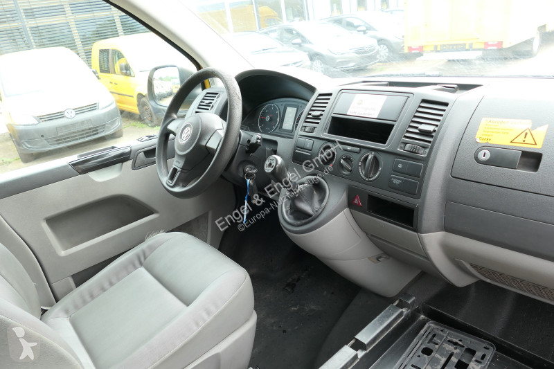 Véhicule utilitaire Volkswagen T5 Transporter...