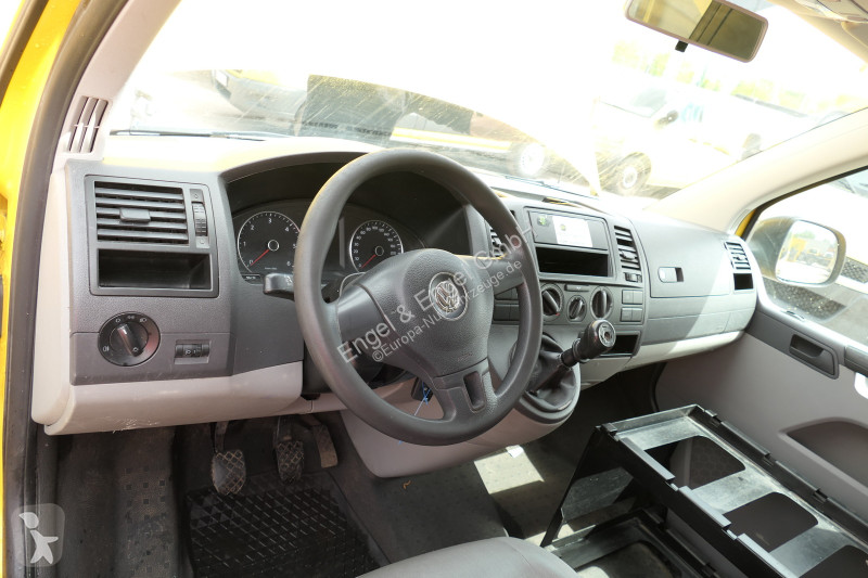 Véhicule utilitaire Volkswagen T5 Transporter...