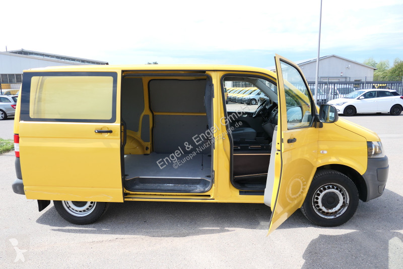 Véhicule utilitaire Volkswagen T5 Transporter...