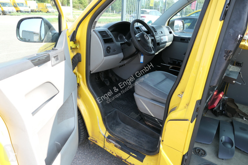 Véhicule utilitaire Volkswagen T5 Transporter...