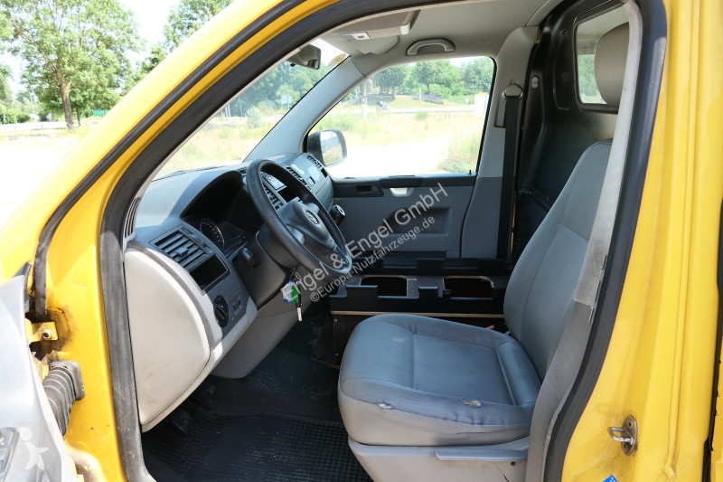 Véhicule utilitaire Volkswagen T5 Transporter...