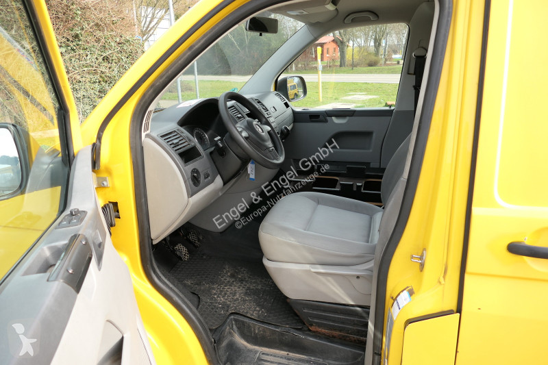 Véhicule utilitaire Volkswagen T5 Transporter...